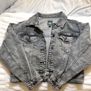 Women’s black jean jacket.